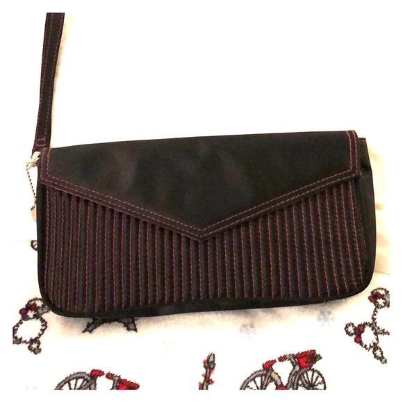 LULU black & fuschia wristlet - Picture 1 of 2